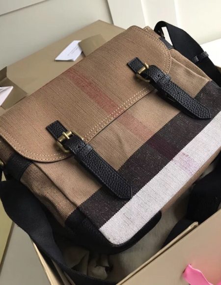 Burberry Messenger bag