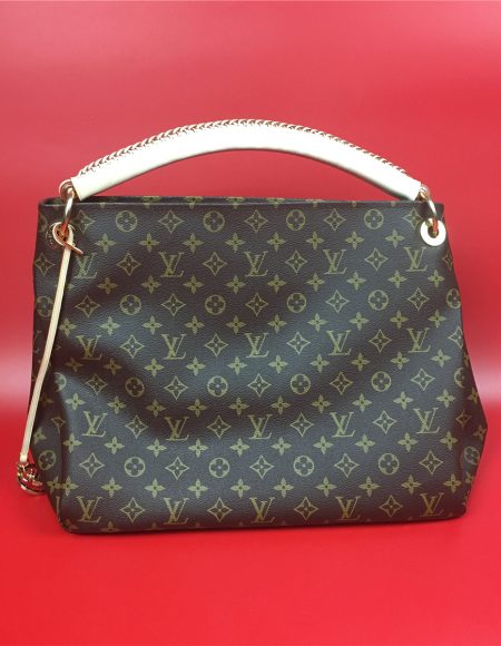 LOUIS VUITTON ARTSY BAG