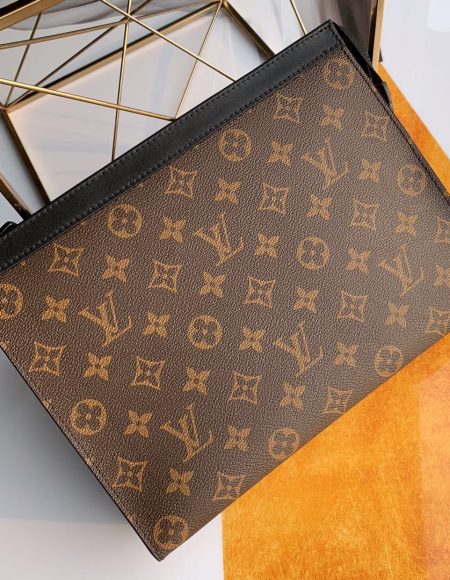 Louis Vuitton Clutch