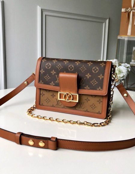LOUIS VUITTON Metis Bag