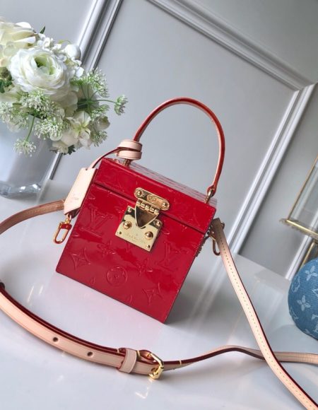 LOUIS VUITTON BLEECKER BOX