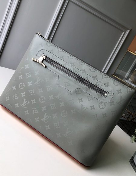 LOUIS VUITTON Pochette Cosmos