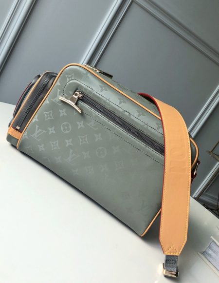 LOUIS VUITTON Camera Bag