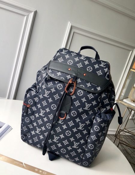 LOUIS VUITTON Discovery Backpack