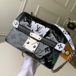 Louis Vuitton wynwood Bags