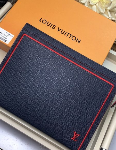 Louis Vuitton TOILETRY POUCH 26