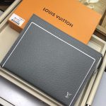 Louis Vuitton TOILETRY POUCH 26
