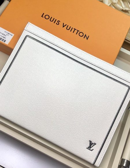 Louis Vuitton TOILETRY POUCH 26