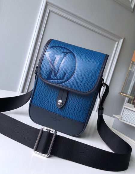 LOUIS VUITTON MESSENGER