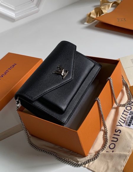 LOUIS VUITTON Mylockme BB