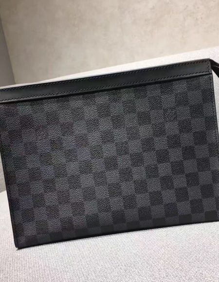 Louis Vuitton POCHETTE VOYAGE MM