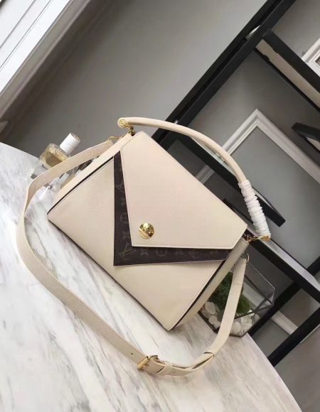 Louis Vuitton Double V