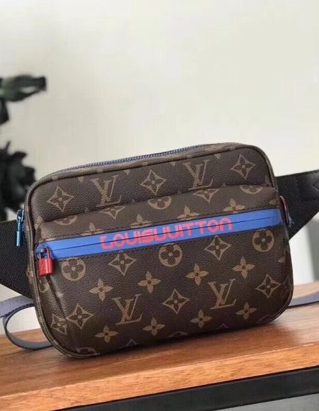 LOUIS VUITTON CATWALK MODELS MESSENGER BAG