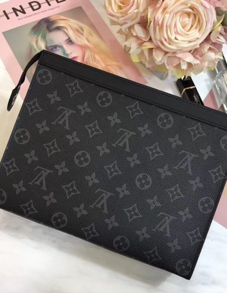 Louis Vuitton TOILETRY POUCH 26