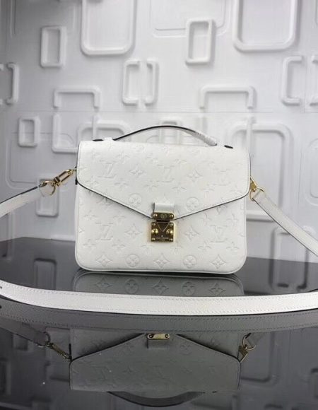 Louis Vuitton Pochette Metis