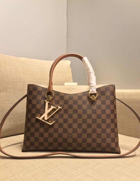 Louis Vuitton RIVERSIDE