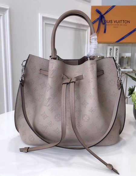 LOUIS VUITTON HINA