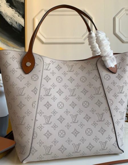 LOUIS VUITTON HINA