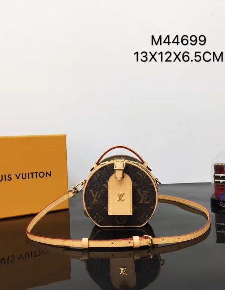 LOUIS VUITTON Boite Chapeau Souple