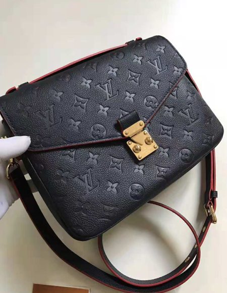 Louis Vuitton POCHETTE METIS