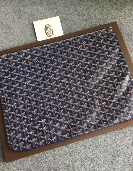 Goyard Clutch