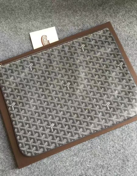 Goyard Clutch