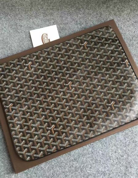 Goyard Clutch