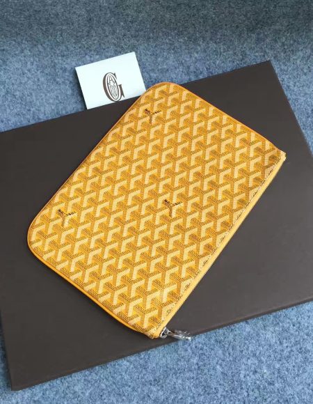 Goyard Clutch