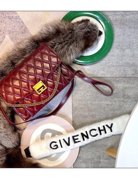Givenchy GV3