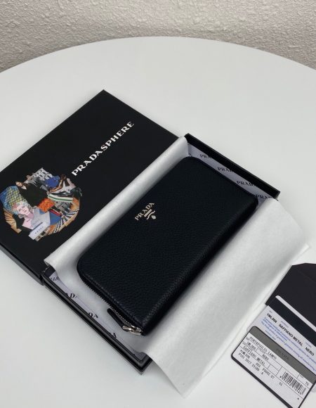 PRADA wallet