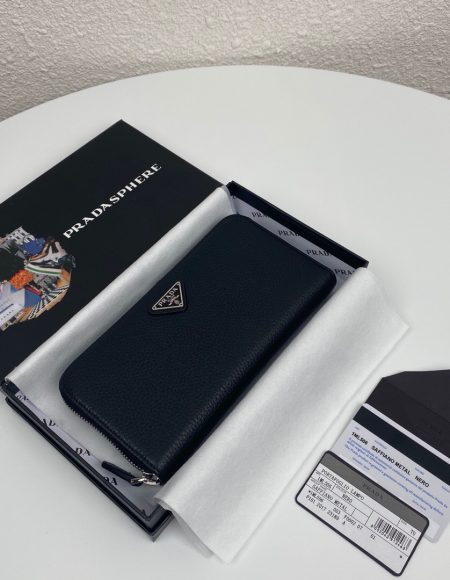 PRADA wallet