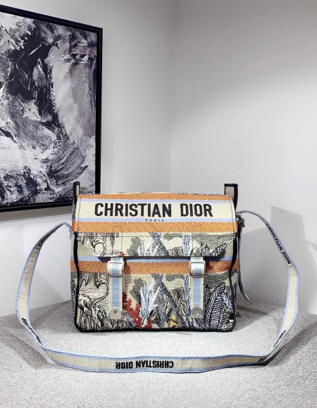 Dior camp