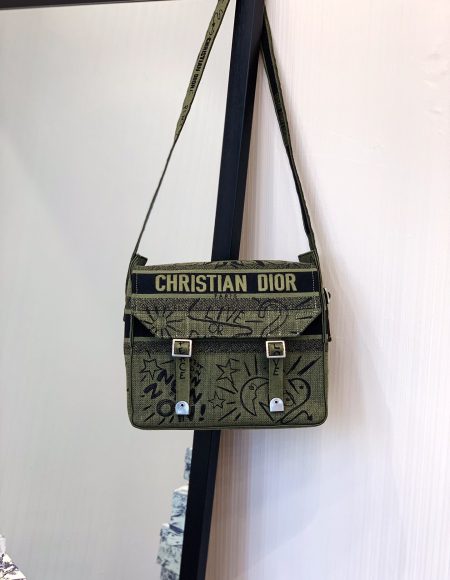 Dior camp