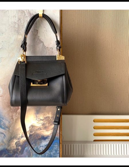 Givenchy Mystic