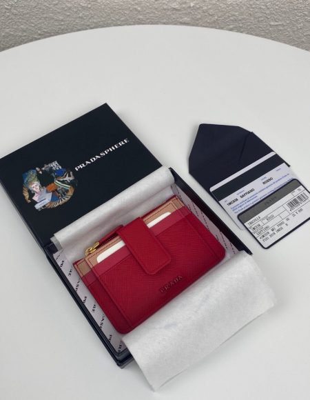 PRADA Clip