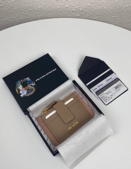 PRADA Clip