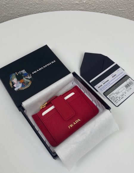 PRADA Clip