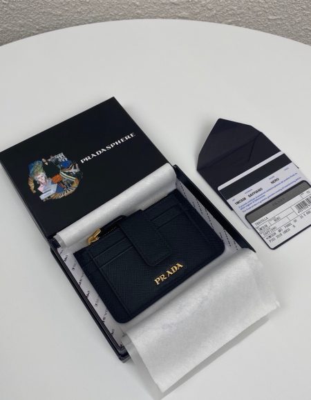 PRADA Clip