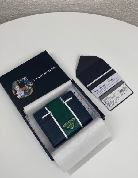 PRADA Clip