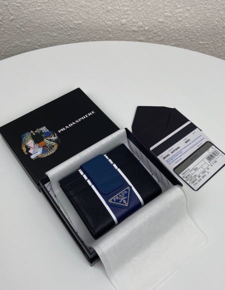 PRADA Clip