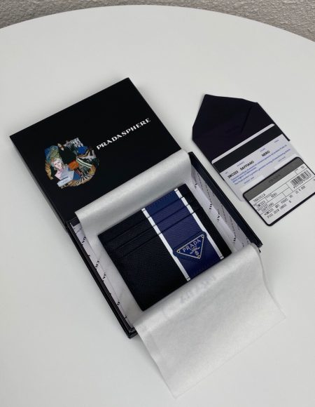 PRADA Clip