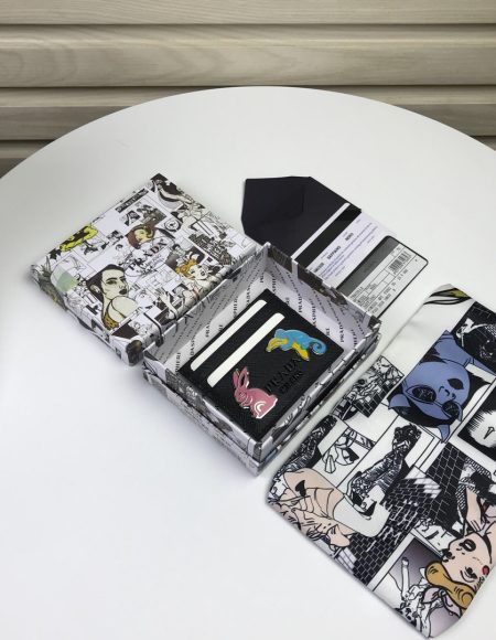 PRADA Clip