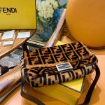 FENDI Baguette