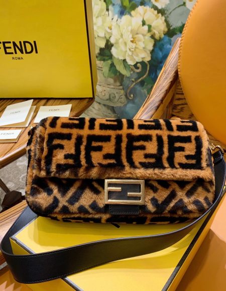 FENDI Baguette