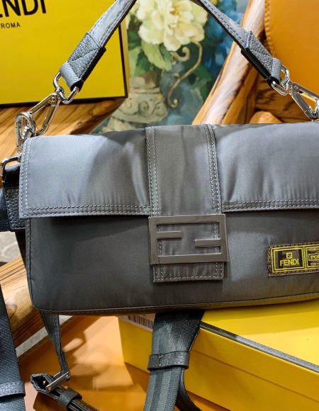 FENDI Baguette