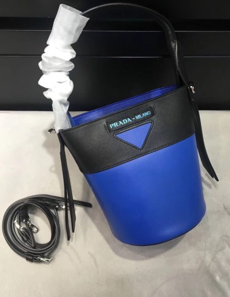 Prada Sidonie