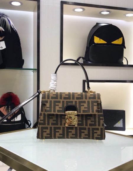 FENDI Shoulder Bags