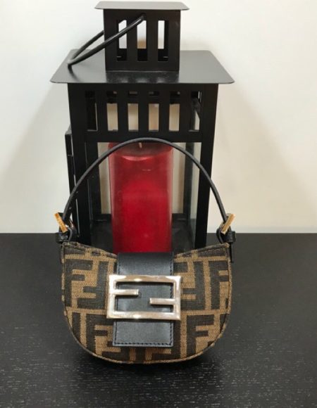 FENDI Shoulder Bags