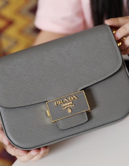 prada saffiano