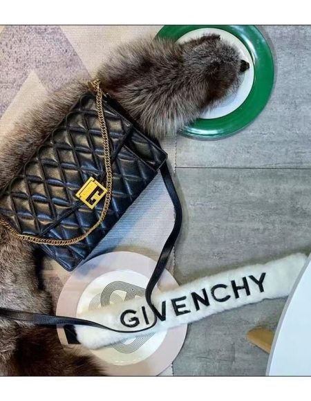 Givenchy GV3